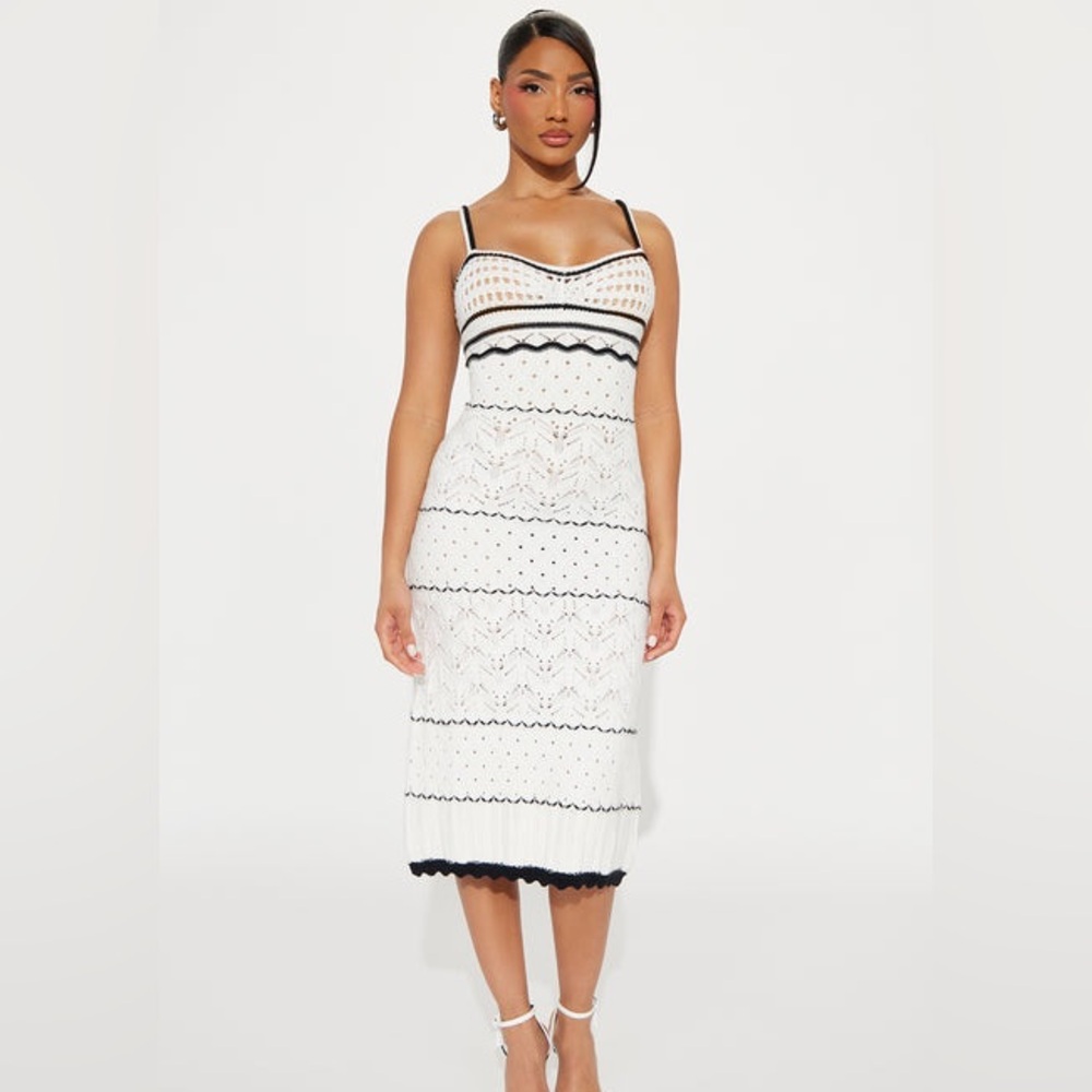 Elegant White and Black Knit Dress Commense size small